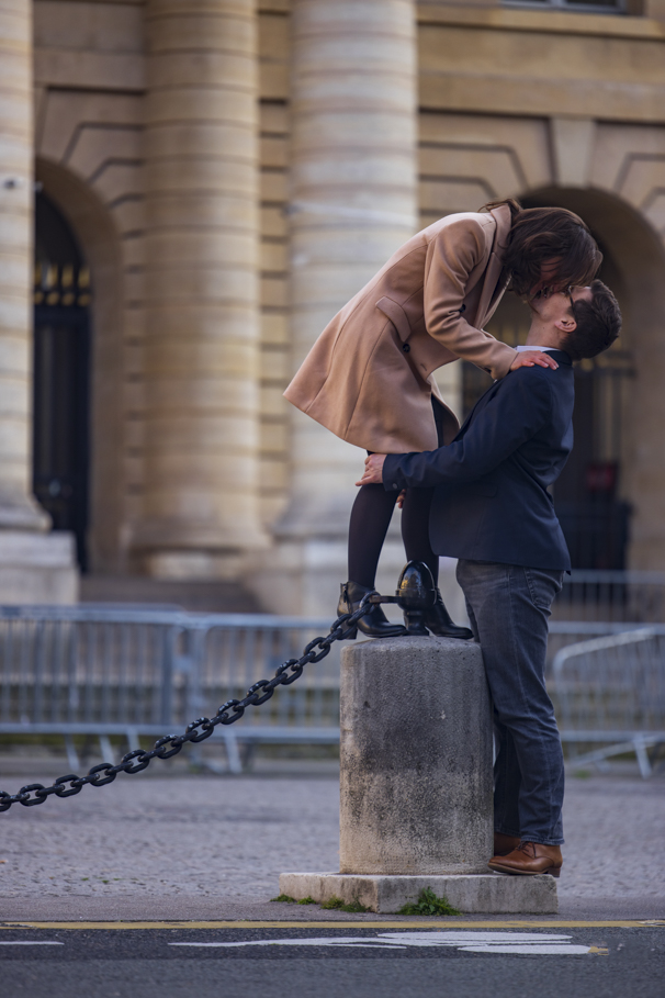 Photographe Emily in Paris Odéon baiser